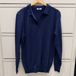 Luxurious Navy Men's Sweater